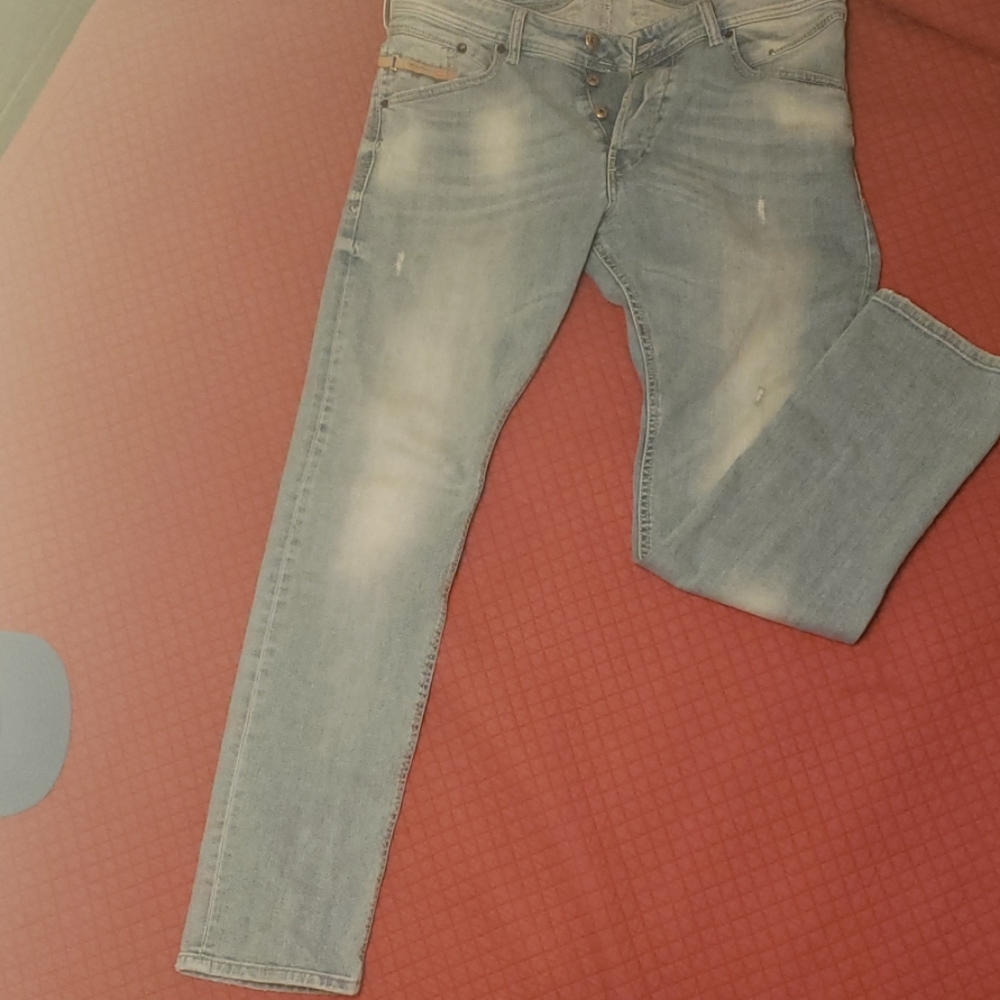 Diesel Belther  Regular Slim Tapered Jean